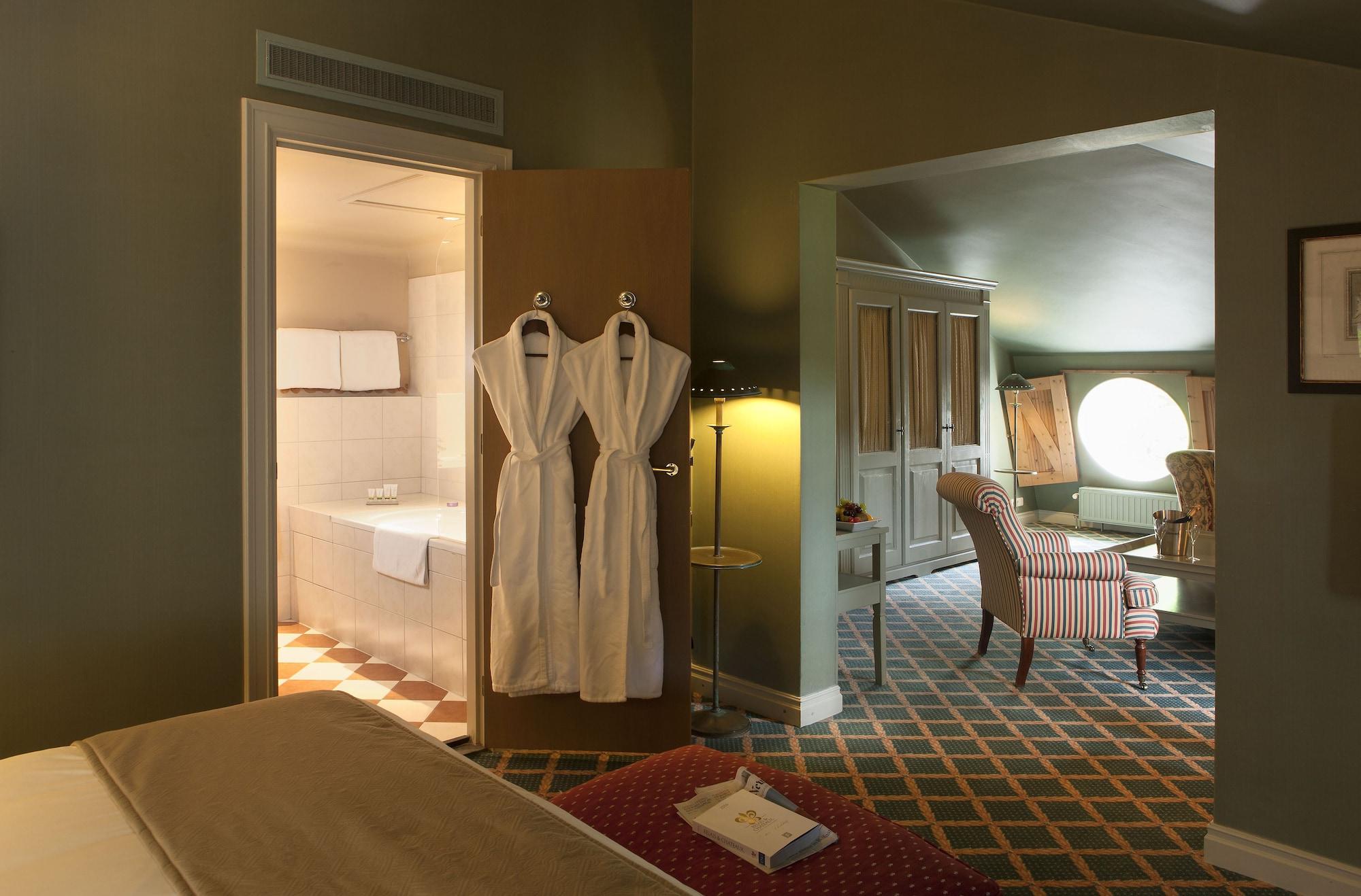 샤토 세인트 게를라흐 호텔 팔켄뷔르흐안더횔 외부 사진 A suite at the hotel