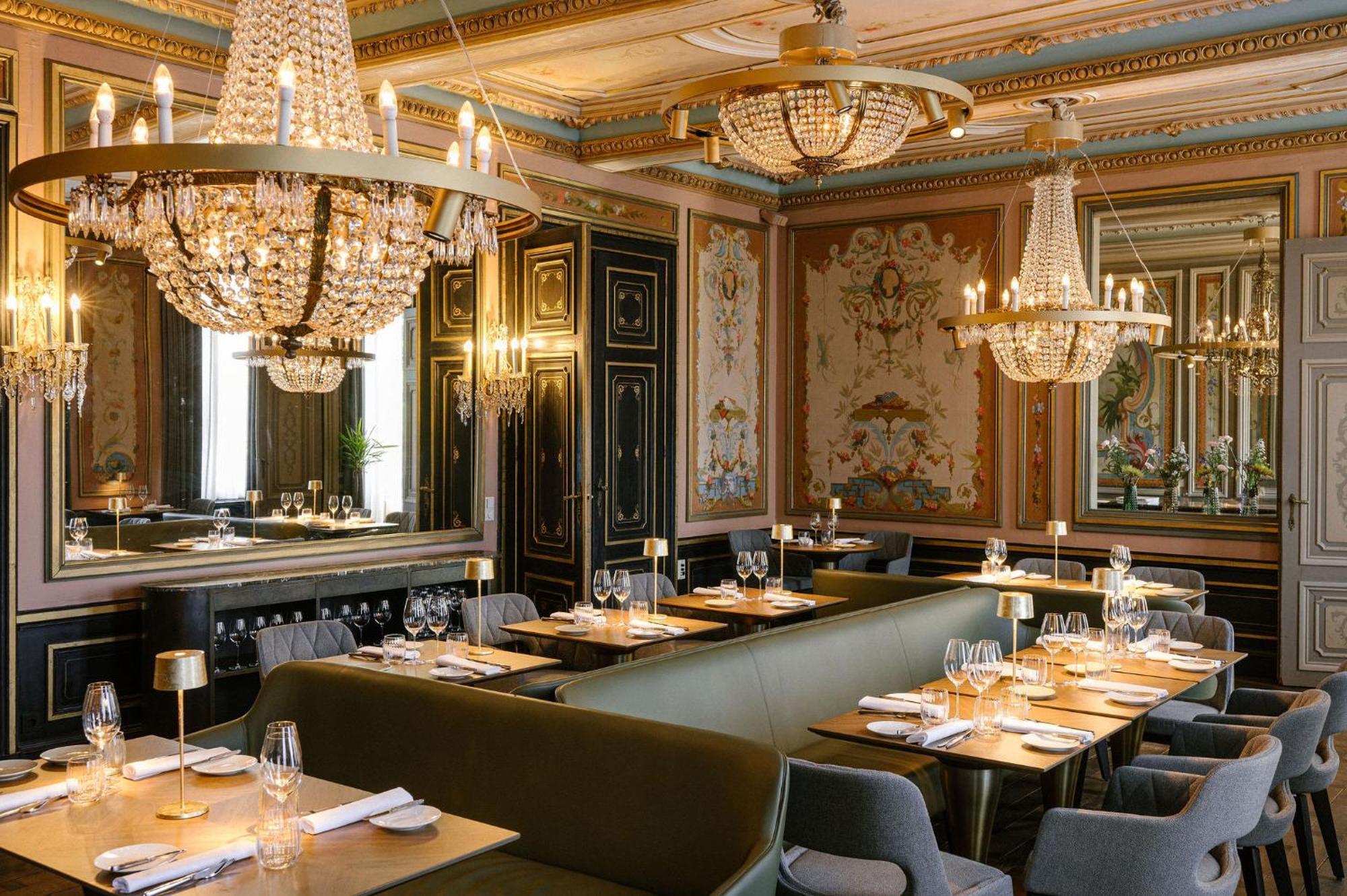 샤토 세인트 게를라흐 호텔 팔켄뷔르흐안더횔 외부 사진 The interior of the restaurant