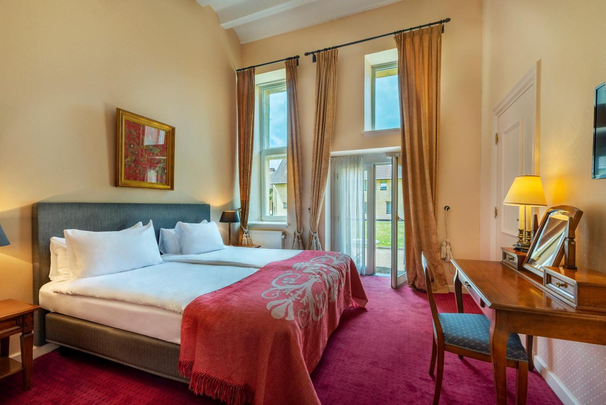 샤토 세인트 게를라흐 호텔 팔켄뷔르흐안더횔 객실 사진 A room at the hotel