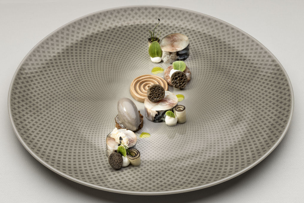 샤토 세인트 게를라흐 호텔 팔켄뷔르흐안더횔 외부 사진 A dish by Heston Blumenthal
